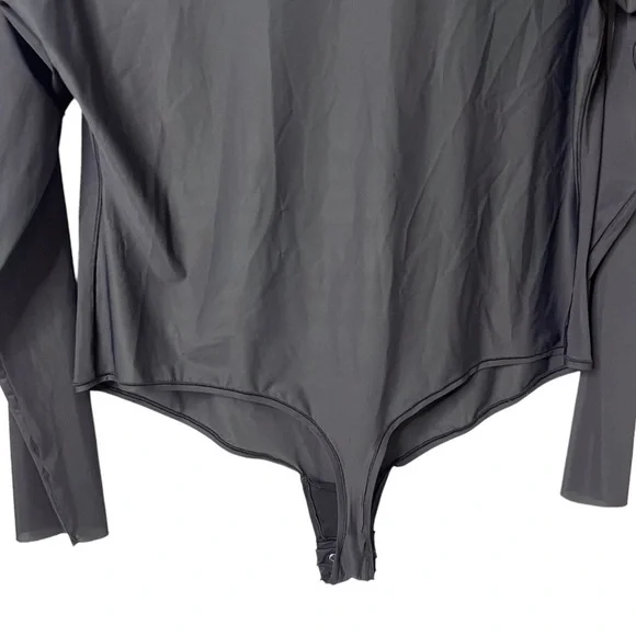 Skims Essential Long Sleeve Scoop Neck Black Size 4X Thong Lightweight Raw Cut - Picture 6 of 10